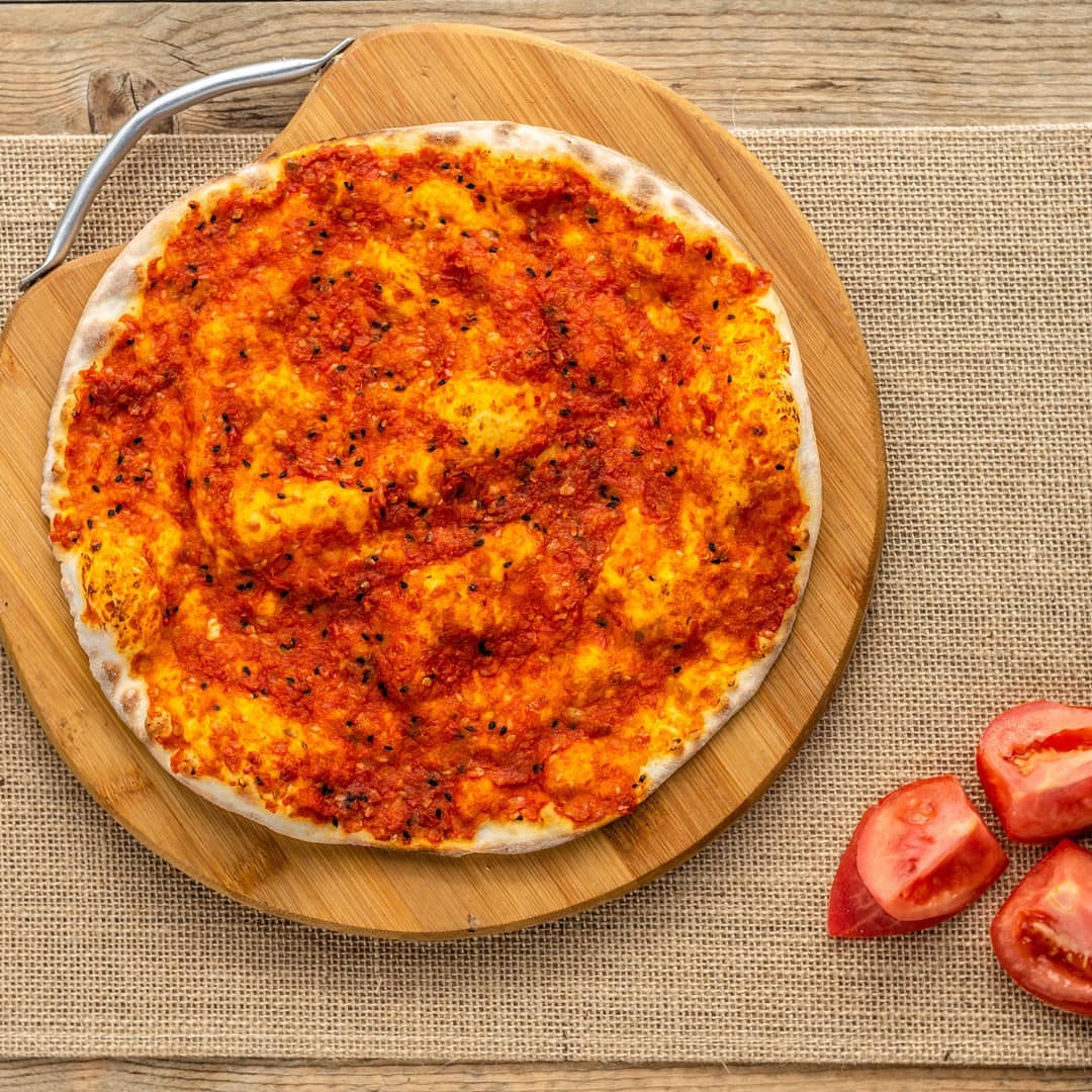 منقوشة محمرة