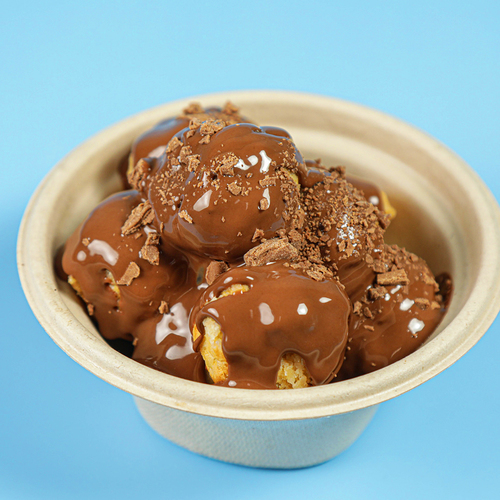 آيس كريم (3 كرات ) اختيارك من الفانيلا ، الشوكولاتة ، الفراولة