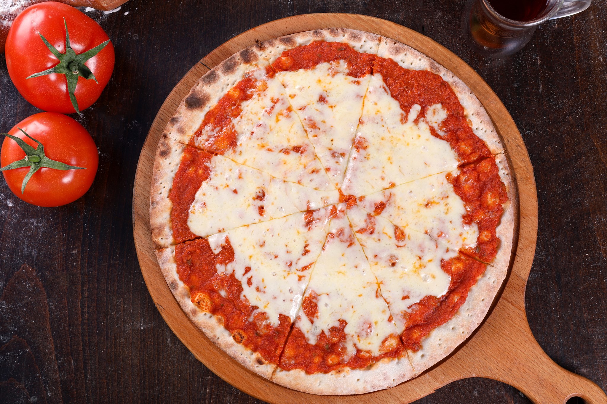 منقوشة محمرة و جبنة